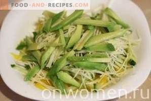 Salada de Abacate com Queijo e Pepino