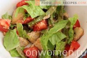 Salada com feijão verde e frango