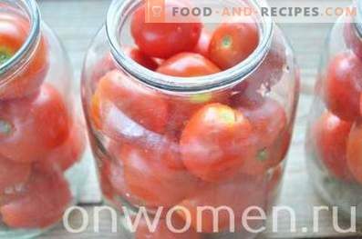 Tomates em conserva para o inverno