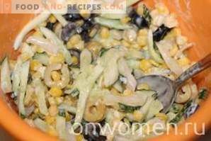 Salada com lula, milho e pepino