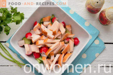 Salada com aipo e frango defumado