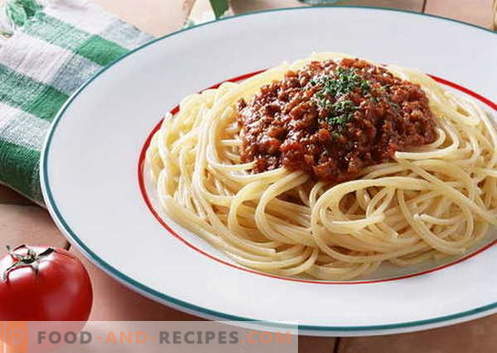 Os molhos de espaguete são as melhores receitas. Como corretamente e saboroso molho cozido para espaguete.